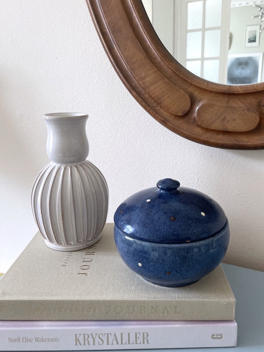 Dansk keramik lågkrukke med prikker