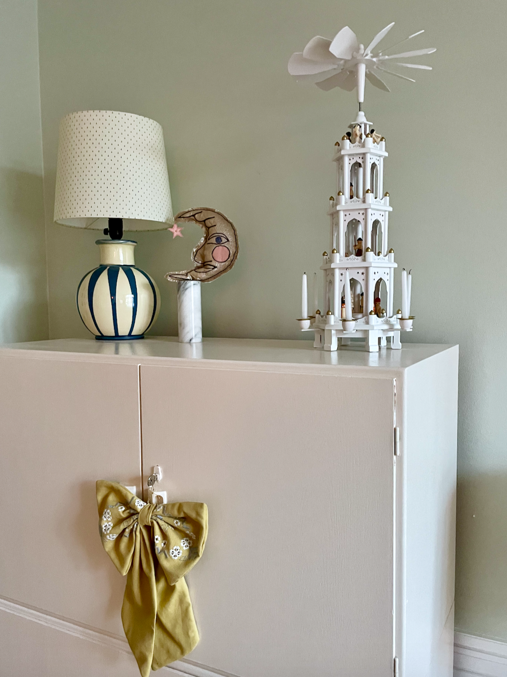 Stor Julepyramide i hvid