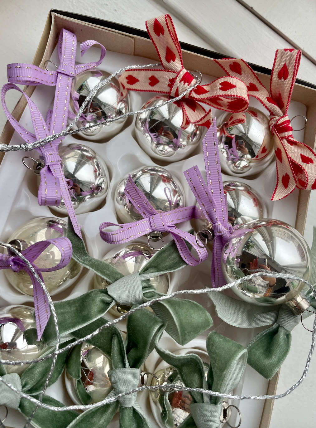 Vintage sølvkugler med sløjfe no. 3