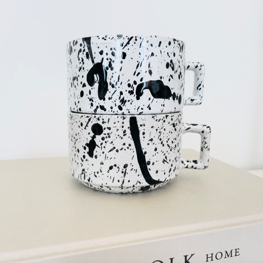 Håndmalet krus 〰️ Sort Blæk