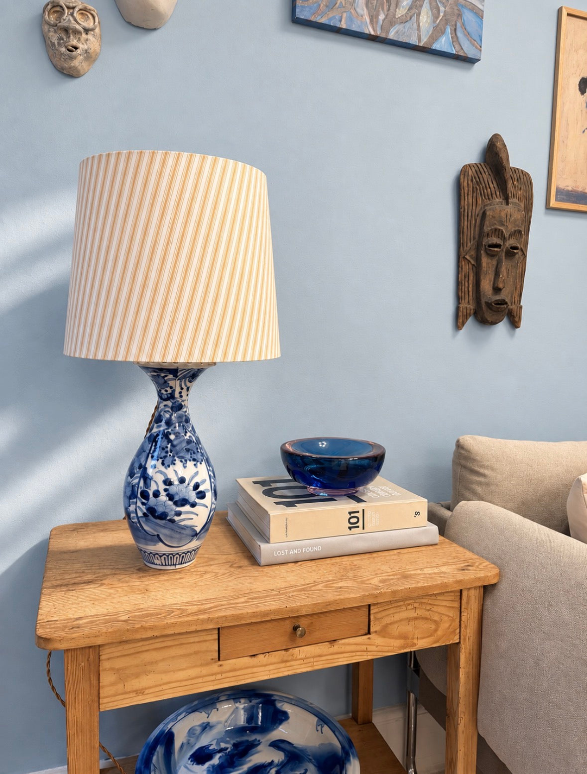 Stor håndmalet porcelænslampe