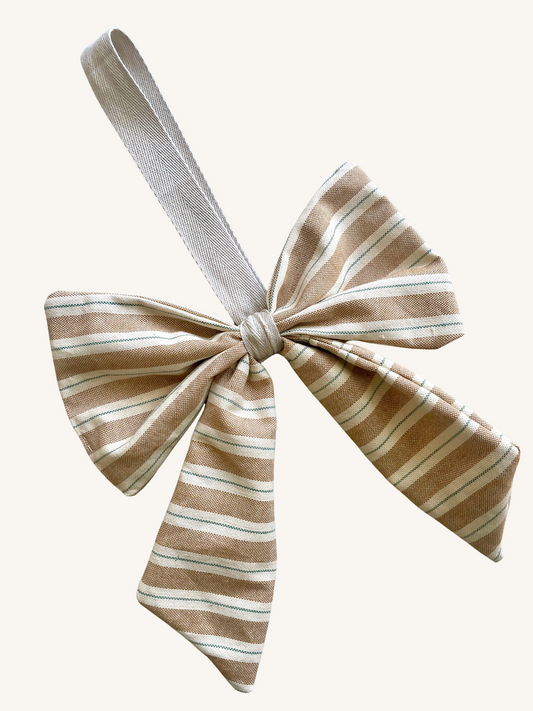 Hand-sewn bow no. 8 