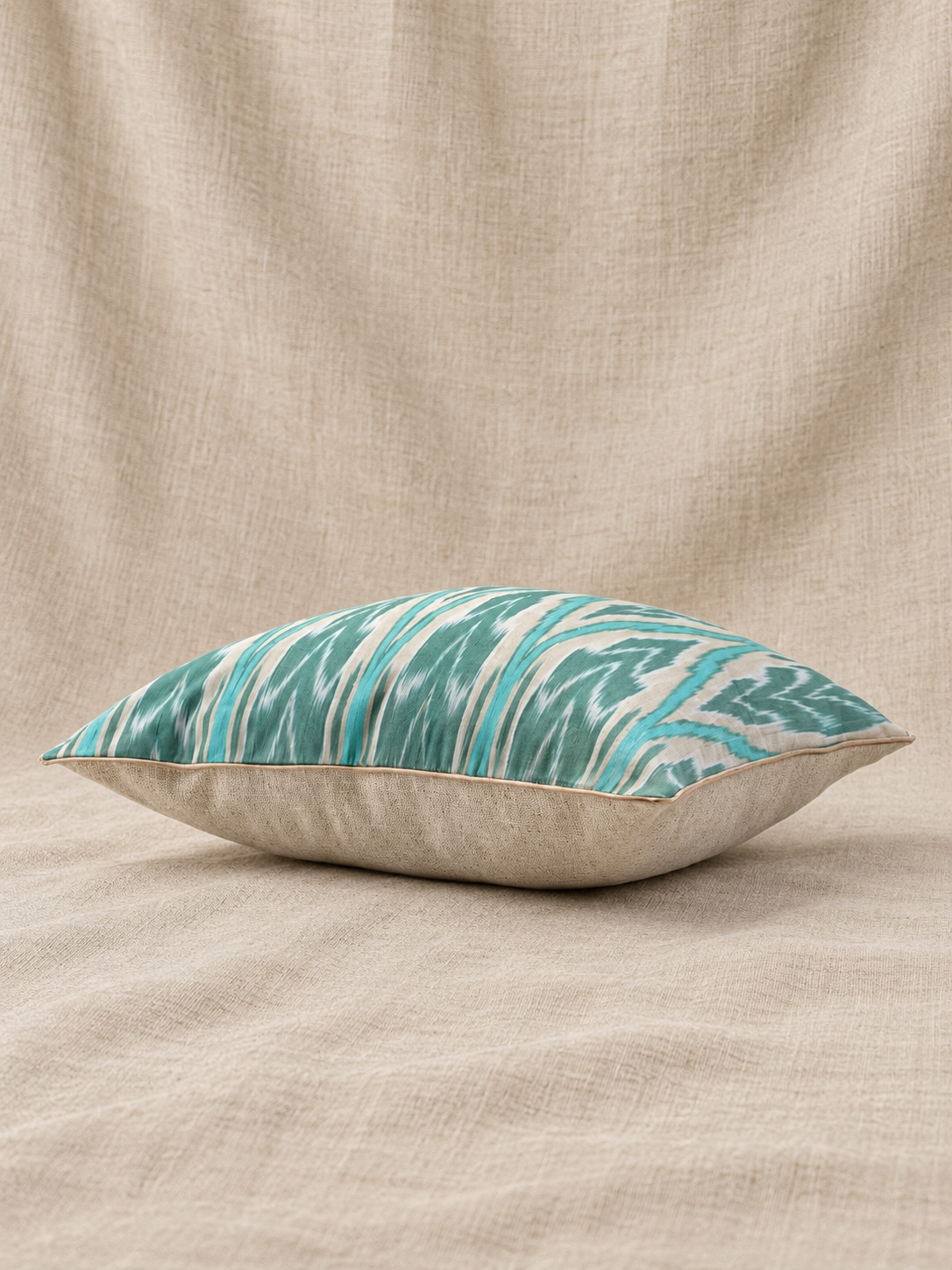 Håndvævet Ikat pude no. 2