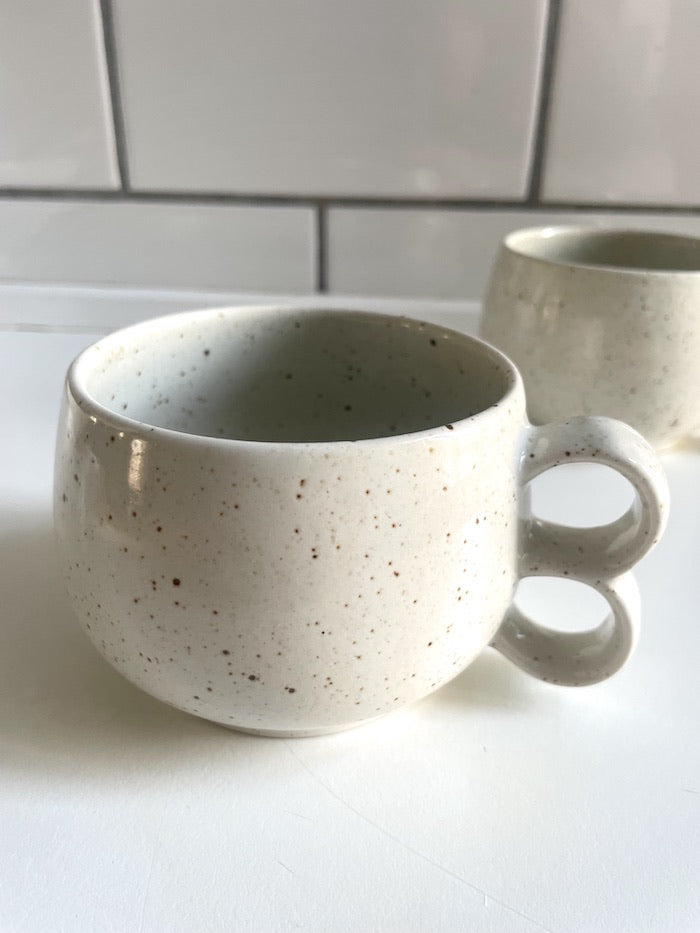 Pentik Lampi sprinkle krus med dobbelt hank