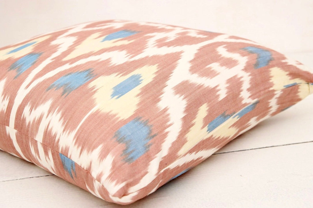 Håndvævet Ikat silkepude no. 9