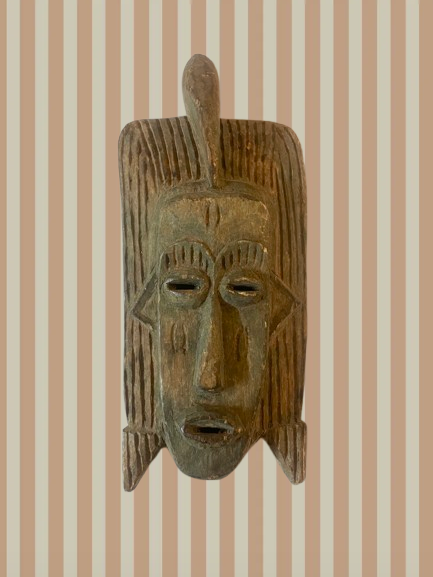 Håndskåret unika træmaske no. 20