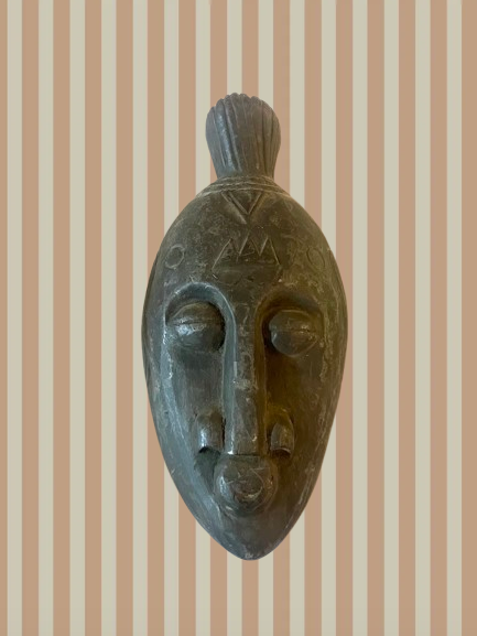 Håndskåret unika træmaske no. 21