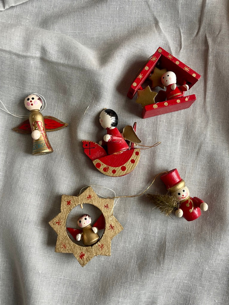 Nostalgiske juleornamenter i træ no. 1