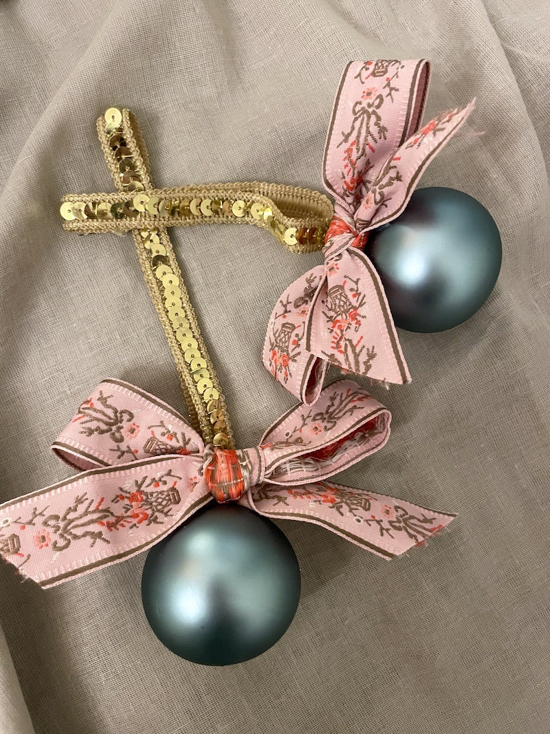 Vintage julekugle med sløjfe no. 3