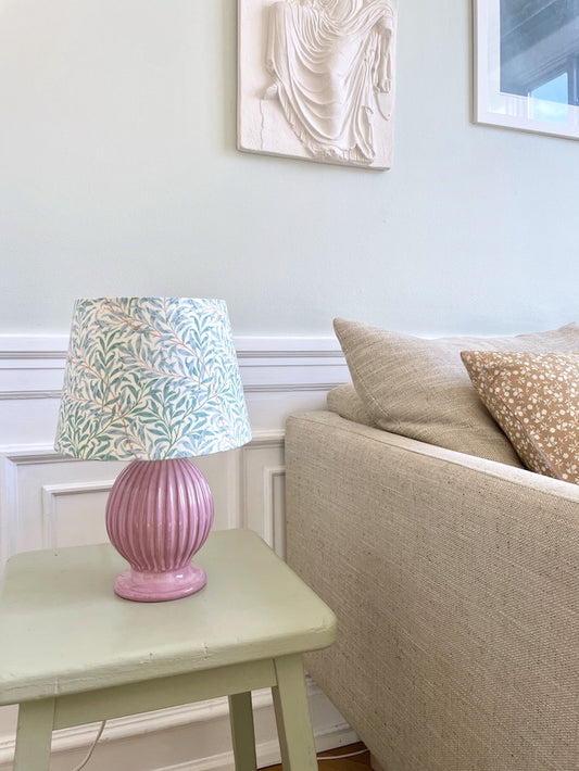 Henning Seidelin riflet lyserød bordlampe