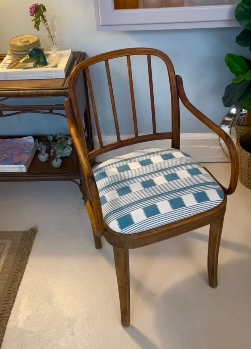Vintage stol med Christopher Farr tekstil