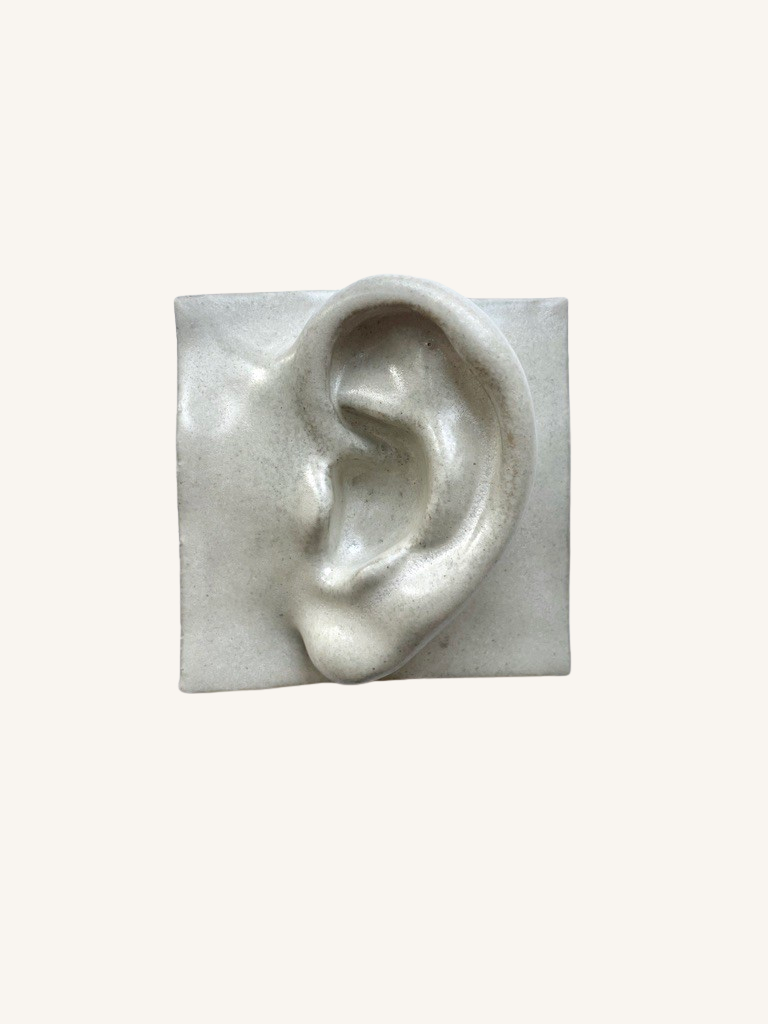 Square Ear Left vægrelief | Antique White