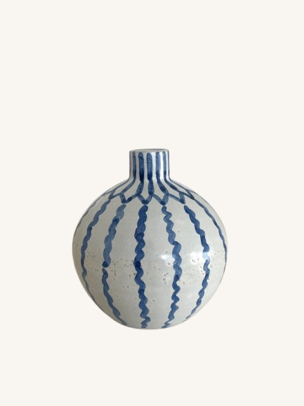 Rund unika vase med håndmalede deltajer