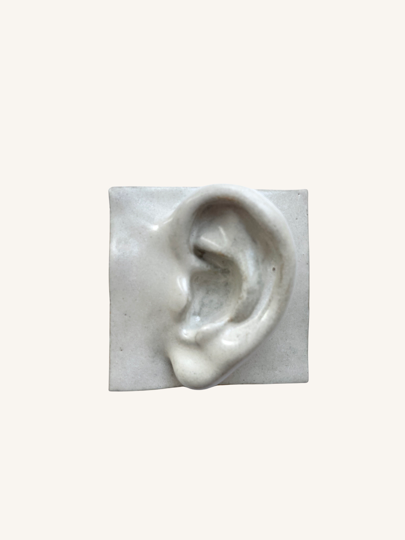Square Ear Left vægrelief | Antique White