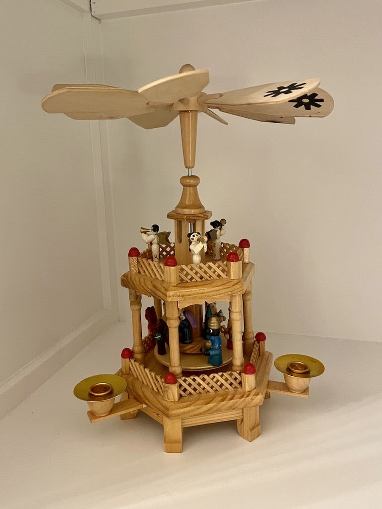 Fin lille Weihnachtspyramide / Julekarrusel no. 14