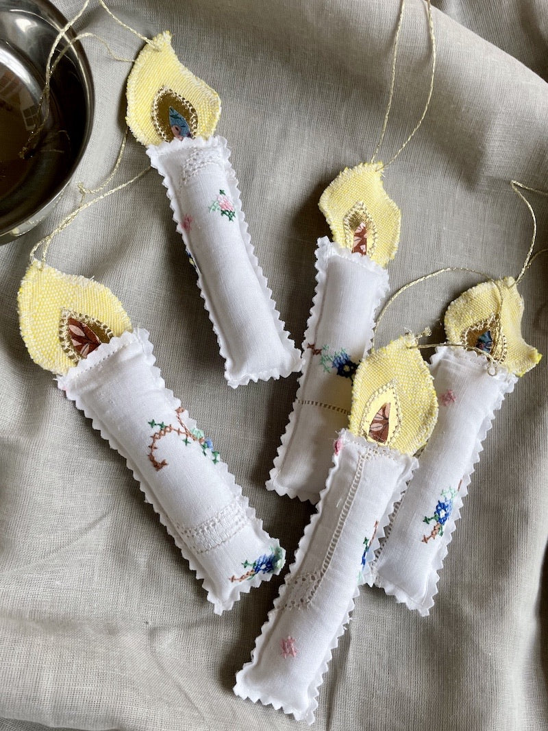 Håndlavede julelys med broderi no. 1