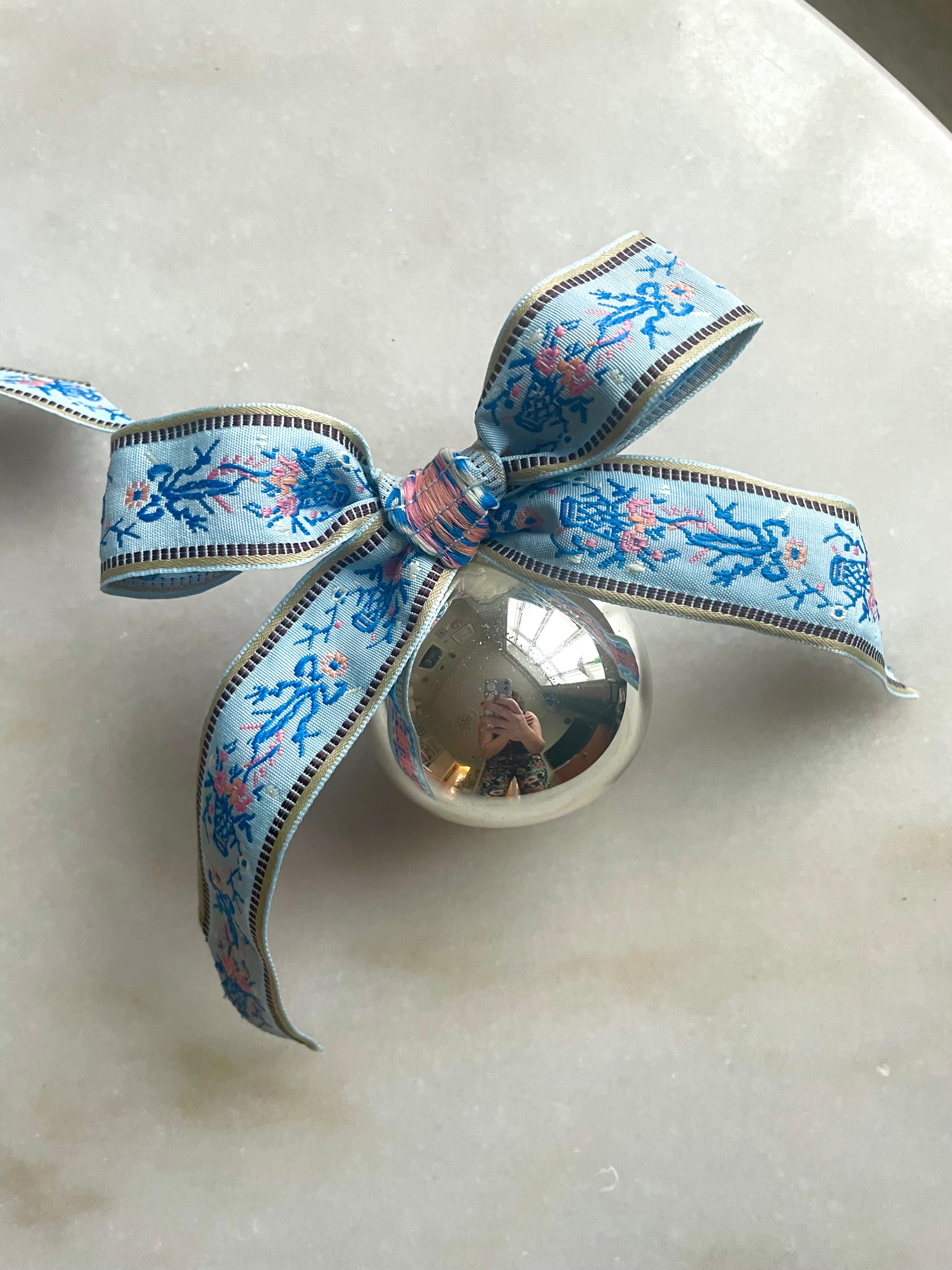 Vintage julekugle med sløjfe no. 6