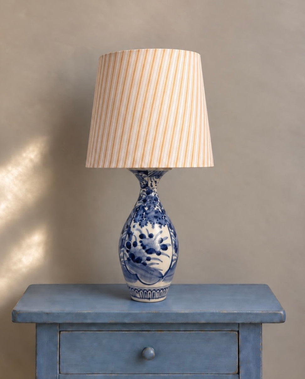 Stor håndmalet porcelænslampe