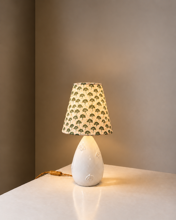 Dansk keramik hvid bordlampe