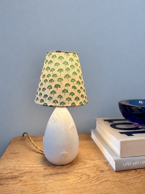 Dansk keramik hvid bordlampe