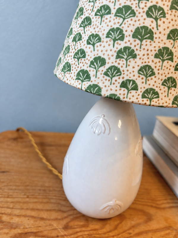 Dansk keramik hvid bordlampe
