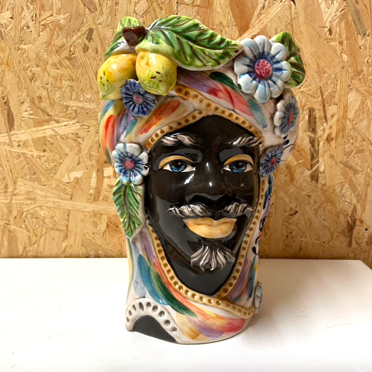 Sultan Flora Viola | Sicilian head vase