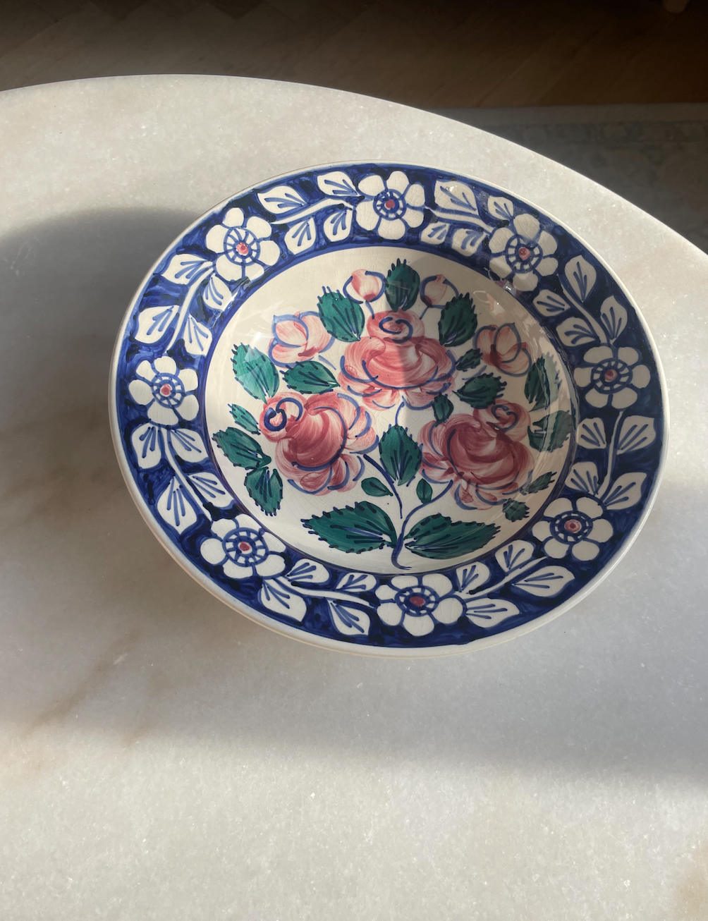 Håndmalet unika fajance skål med ophæng no. 2