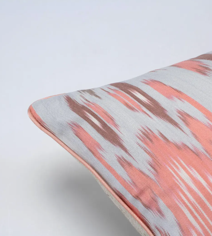 Håndvævet Ikat pude no. 1