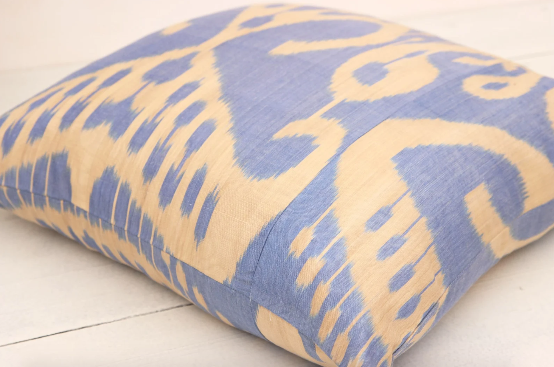 Håndvævet Ikat silkepude no. 8