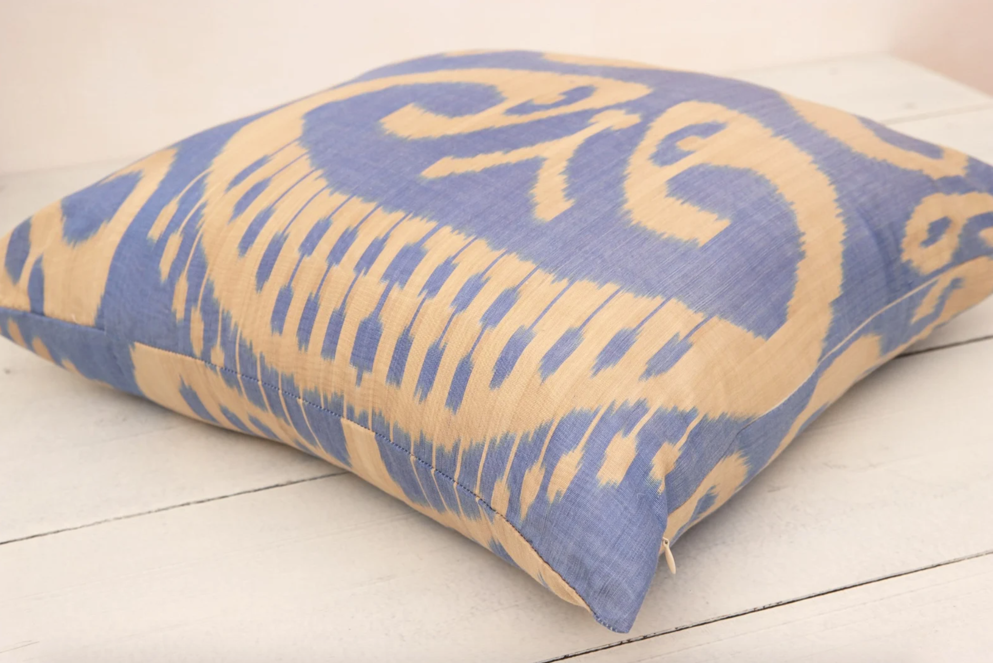 Håndvævet Ikat silkepude no. 8