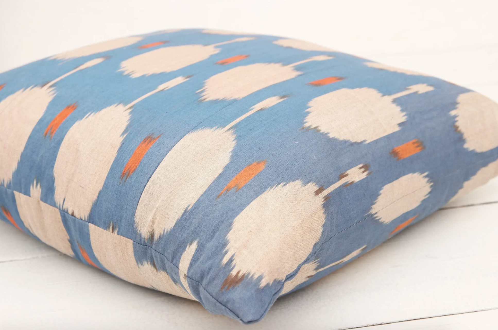 Håndvævet Ikat pude no. 10