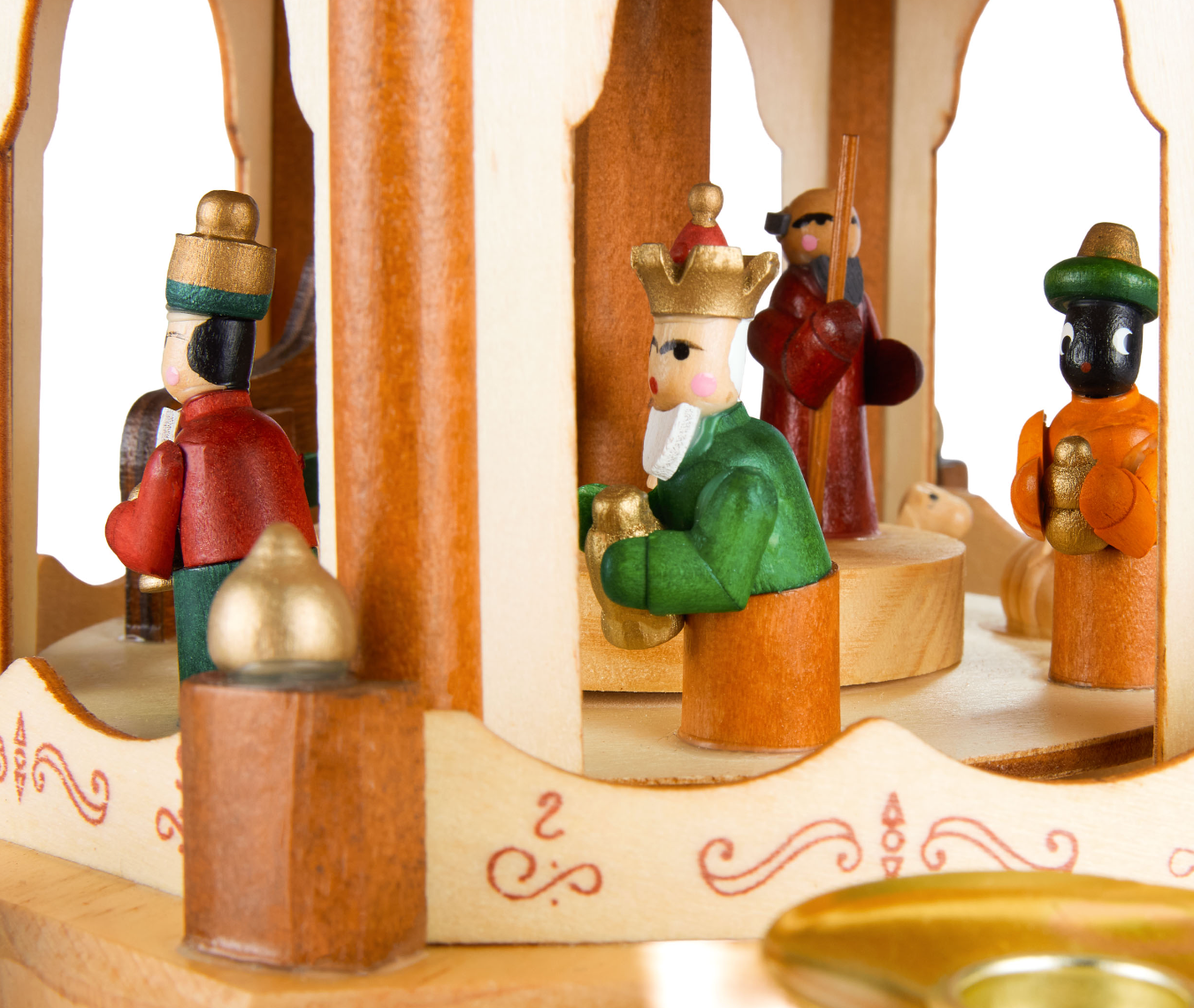 3-etagers Weihnachtspyramide med malede detaljer / Julekarrusel i træ no. 9