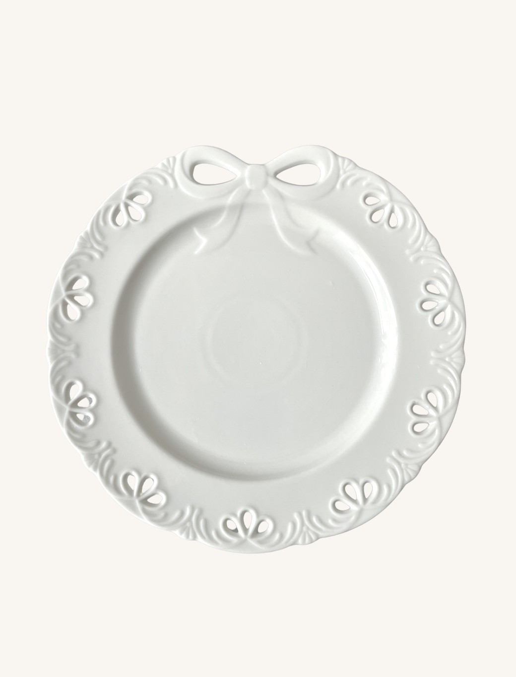 Fransk desserttallerken med mønster og sløjfe
