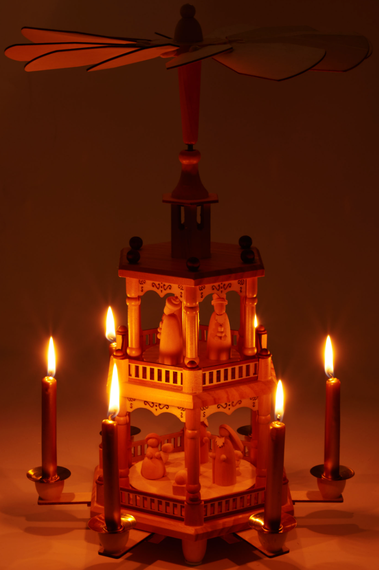 Medium Weihnacht Pyramide / Julekarrusel i træ no. 4