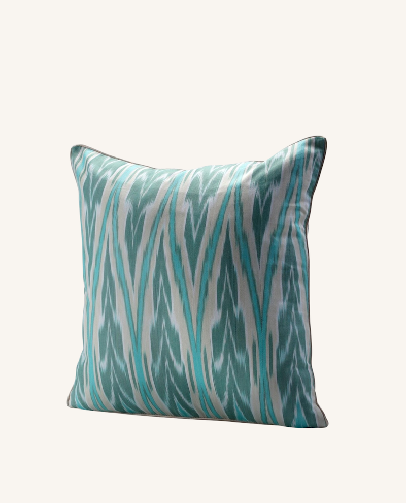 Håndvævet Ikat pude no. 2