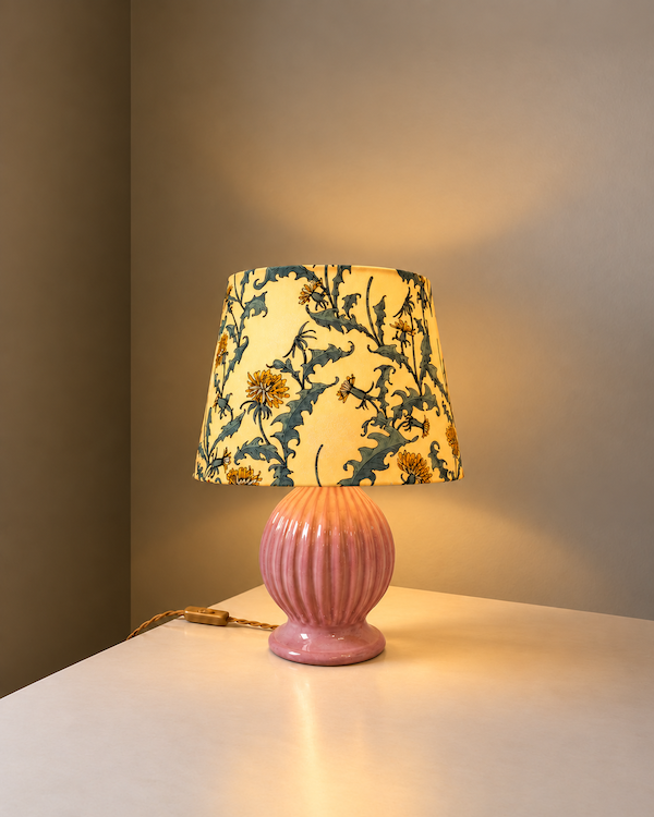 Henning Seidelin riflet lyserød bordlampe