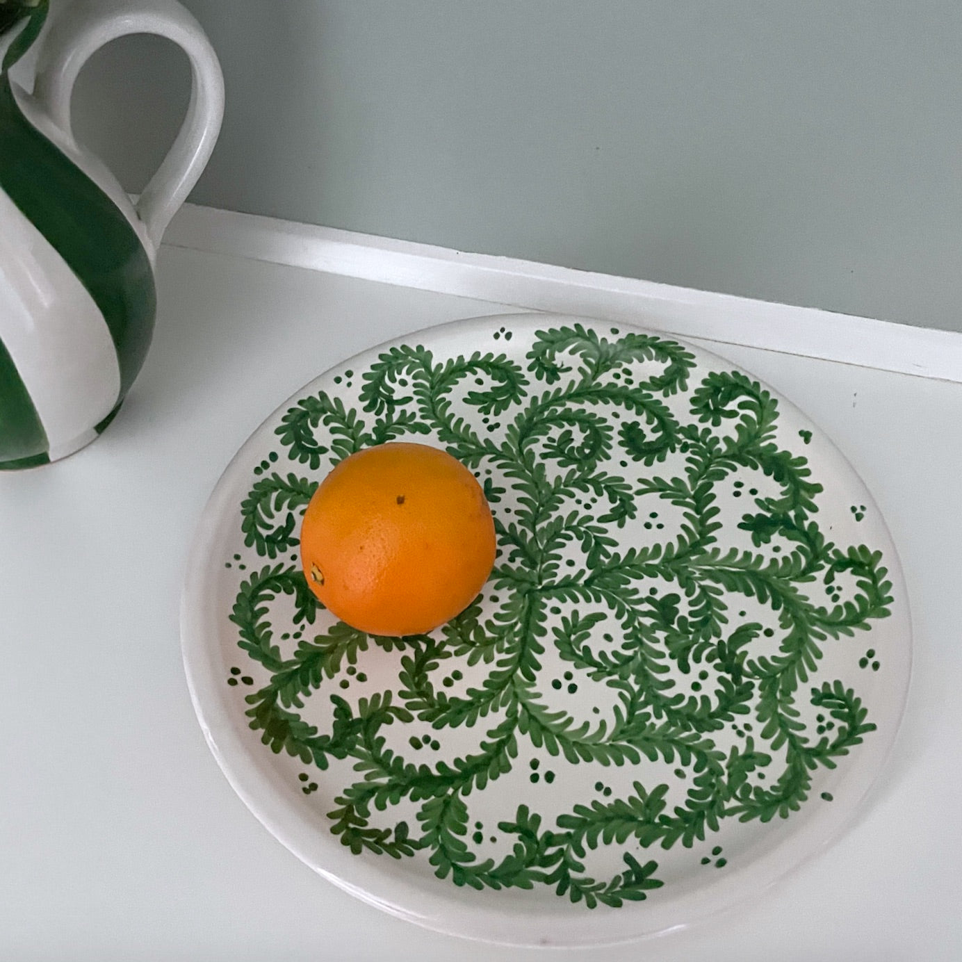 HAND PAINTED ITALIAN DISH 〰️ GREEN 