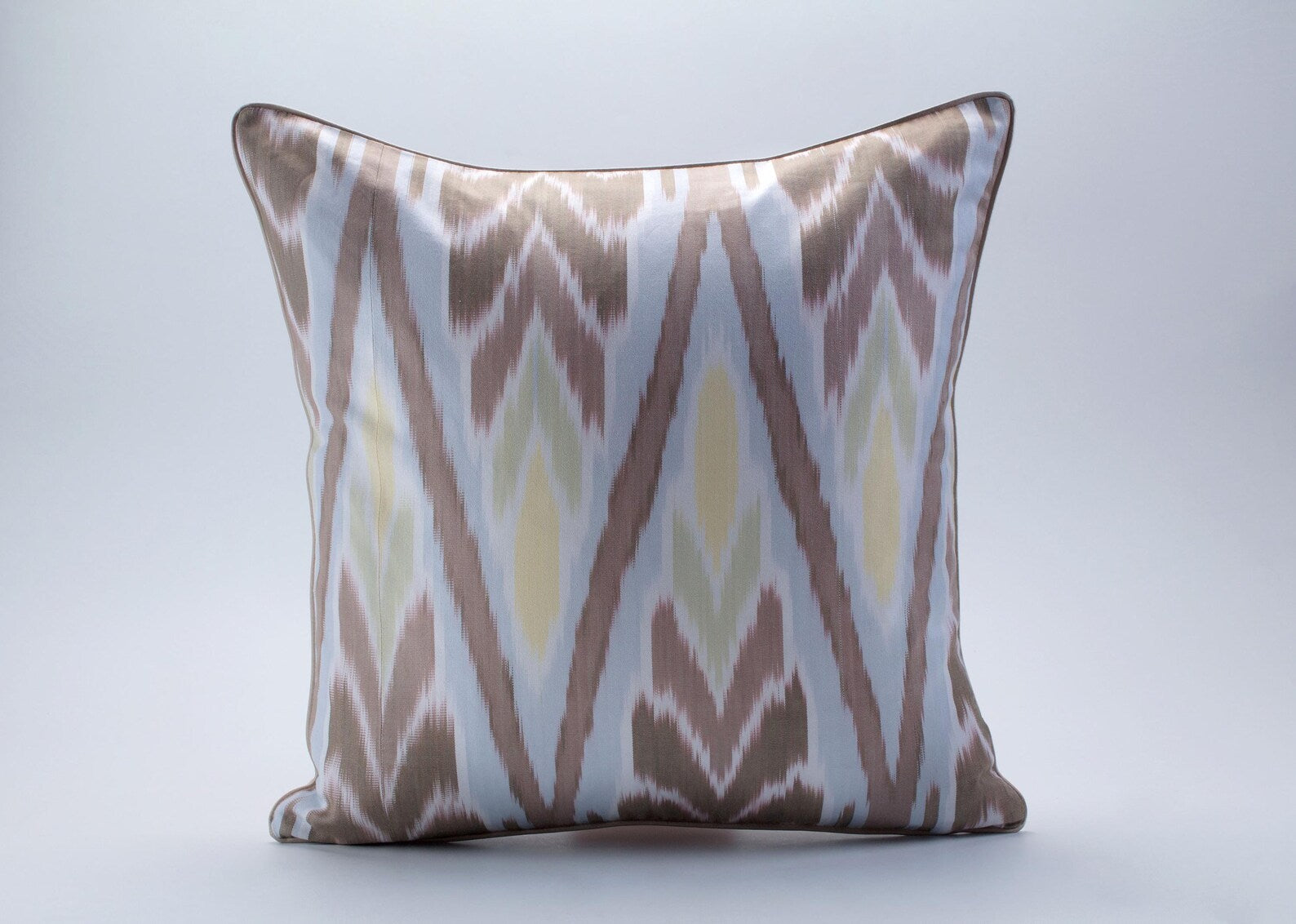 Håndvævet Ikat pude no. 3