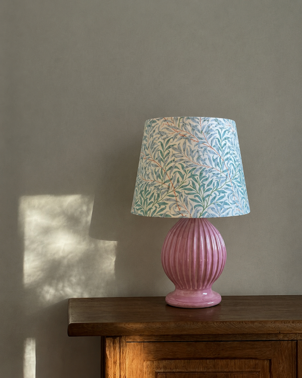 Henning Seidelin riflet lyserød bordlampe